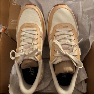 NIB Kizik Paris Pristine Amberlight lace up step in hands free sneakers 9.5